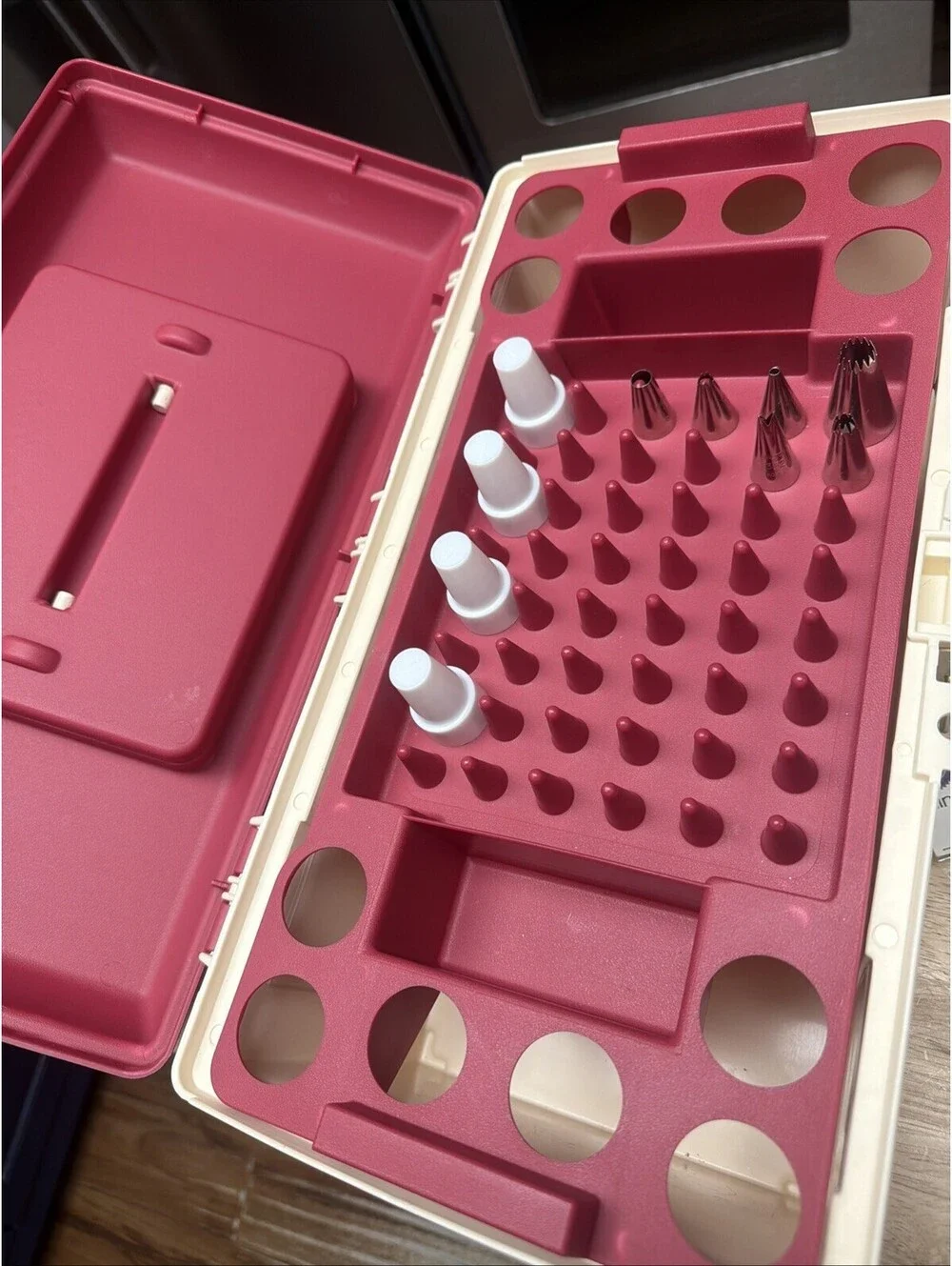 Wilton Cake Decorating Tool Caddy W/ Insert lots of supplies Tools Tips Spatulas